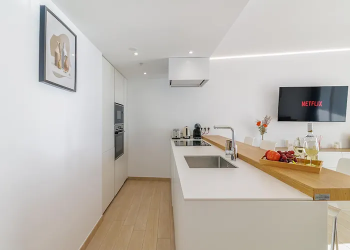 Stunning Seaview Terrace One-bedroom Appartement