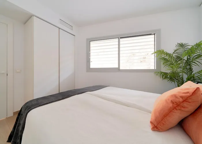 Stunning Seaview Terrace One-bedroom Apartment *