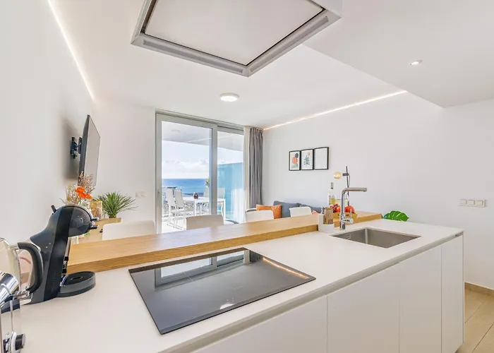 Stunning Seaview Terrace One-bedroom Fuengirola